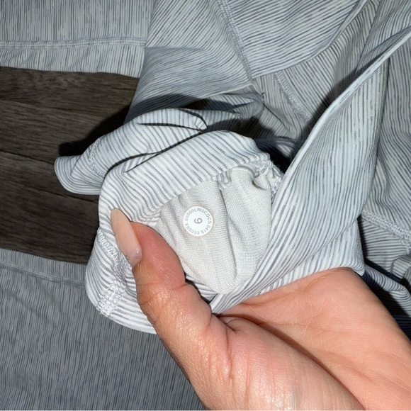 Lululemon Wunder Under High-Rise Tight
25" Luxtreme size 6 - Picture 8 of 8